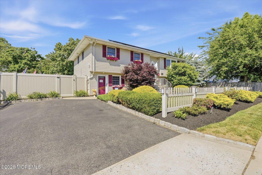 House in Union Beach, New Jersey, United States 4 - 18113013