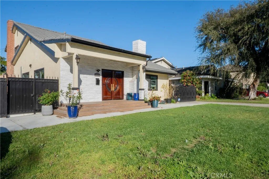 House in Signal Hill, California, United States 2 - 18112811