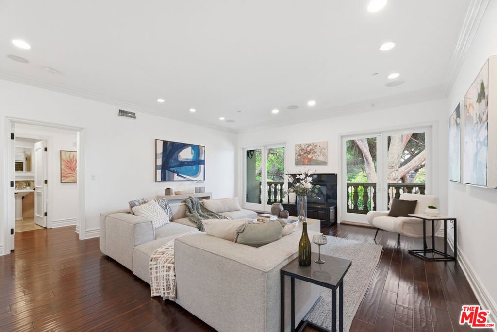 Condo in Los Angeles, California, United States 5 - 18112658
