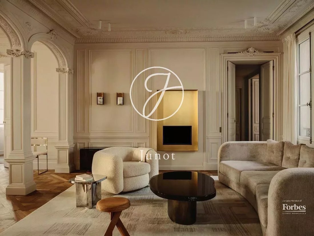 Apartment in Saint Thomas d'Aquin, Paris 7e Arrondissement, Paris 2 - 18110281