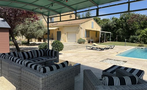 Villa in Bédoin, Provence-Alpes-Côte d'Azur, France 1