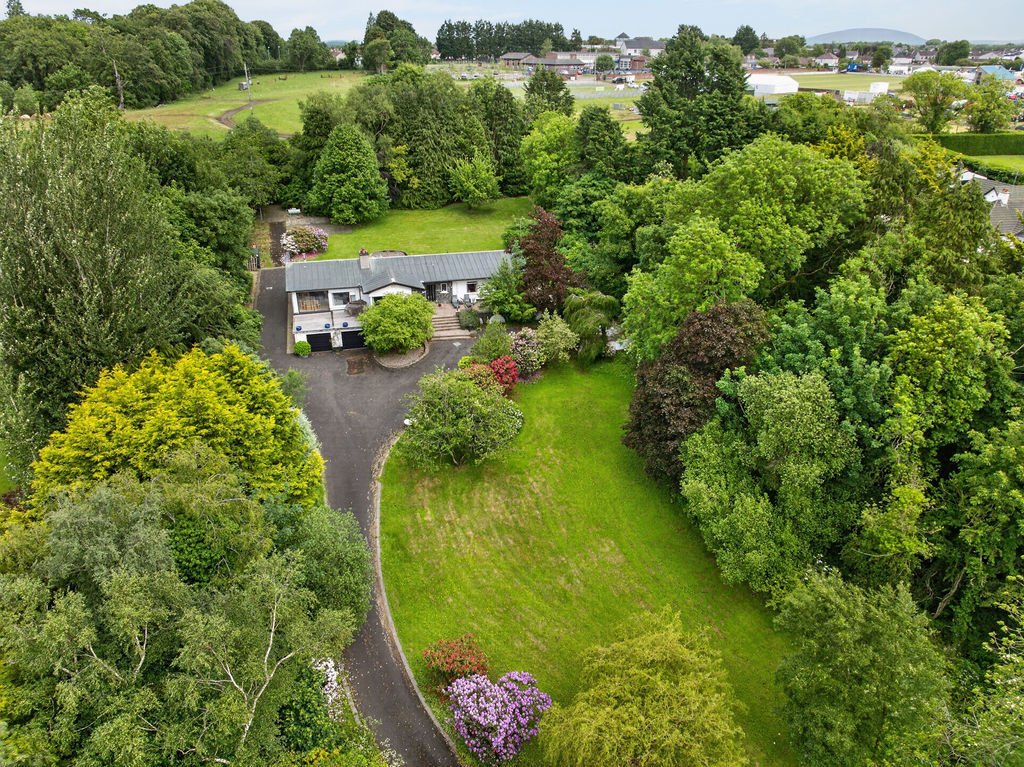 House in Causeway Coast and Glens District, Northern Ireland 1 - 18111306