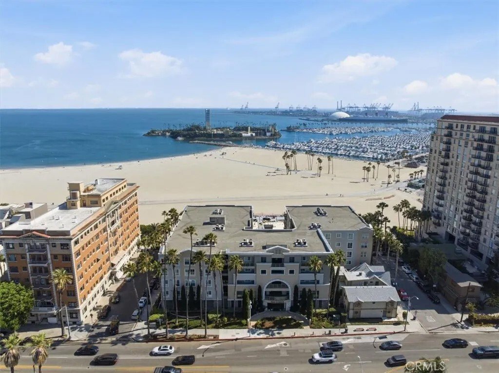 Condo in Signal Hill, California, United States 3 - 18112886