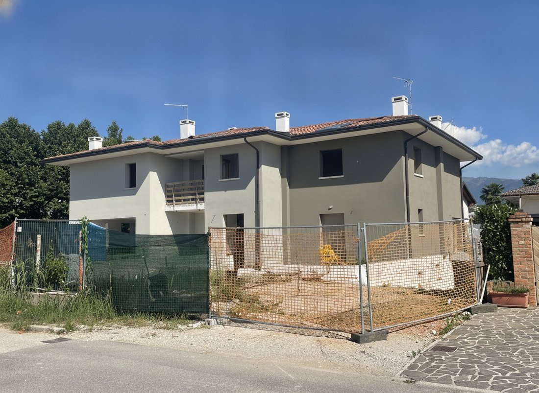 House in Asolo, Veneto, Italy 2 - 18115040