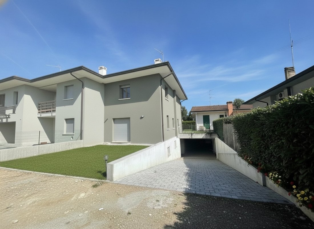House in Asolo, Veneto, Italy 1 - 18115040