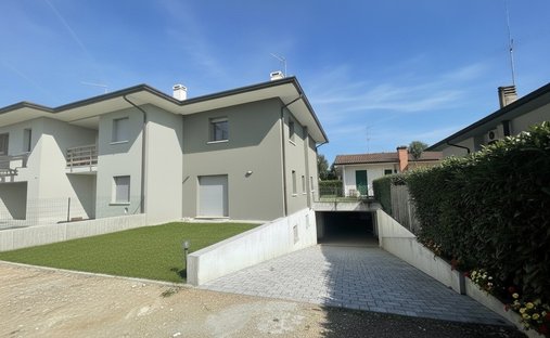 Haus in Asolo, Venetien, Italien 1