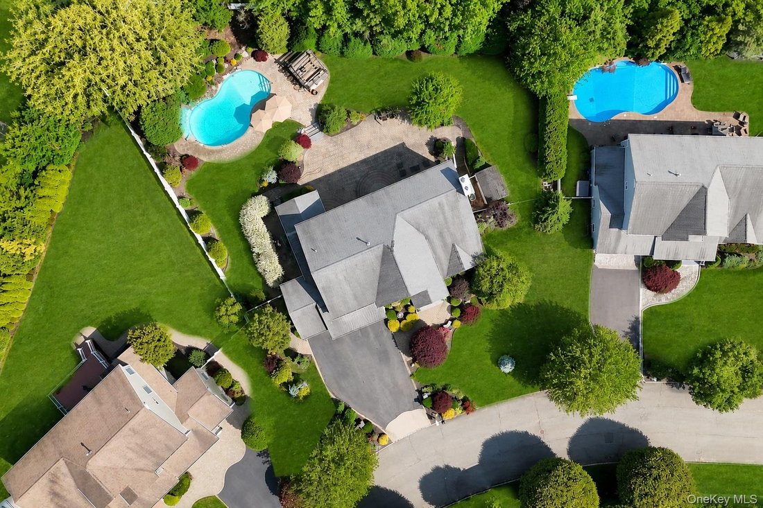House in Smithtown, New York, United States 3 - 18111022
