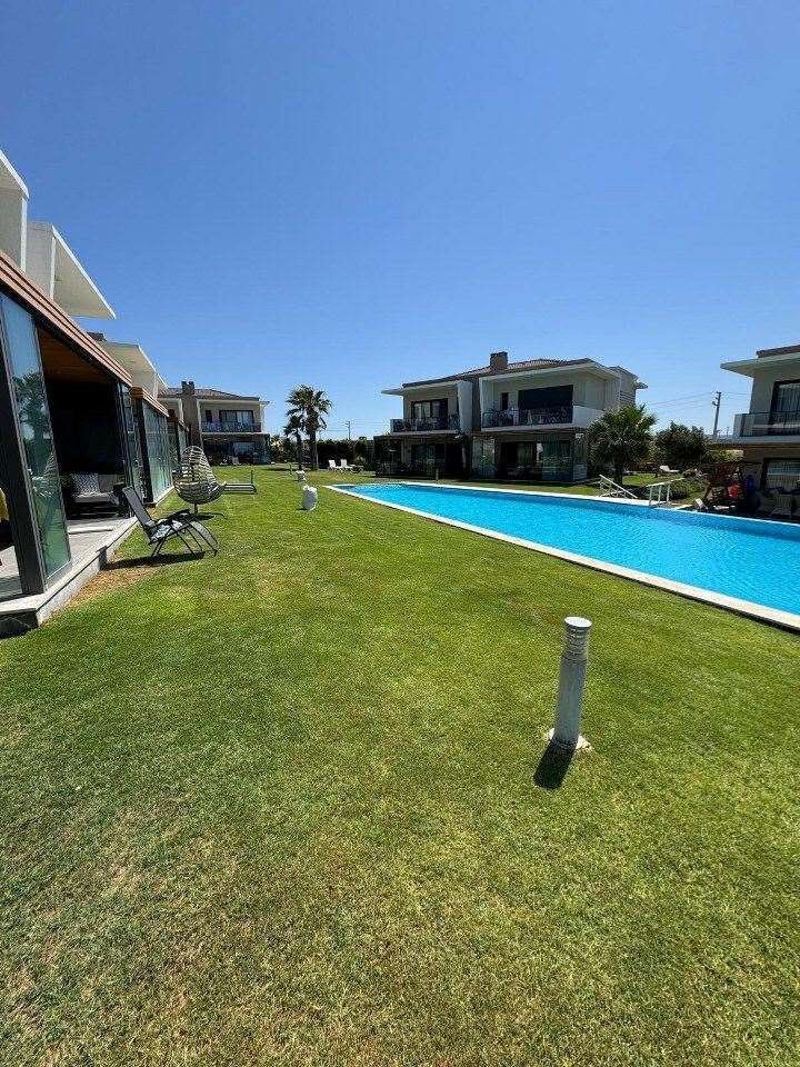İzmir, İzmir, Turkey 5 - 18110932