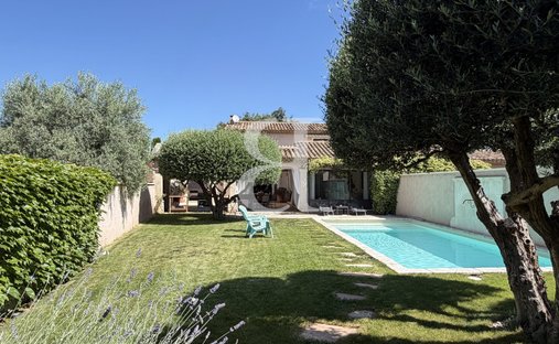 Villa a Maubec, Provenza-Alpi-Costa Azzurra, Francia 1
