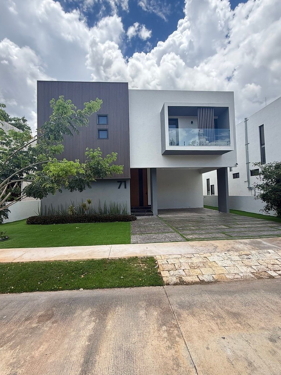 House in Yucatán Country Club, Yucatan, Mexico 2 - 18114962