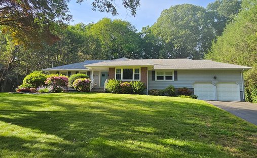 Trumbull, Connecticut, United States 1
