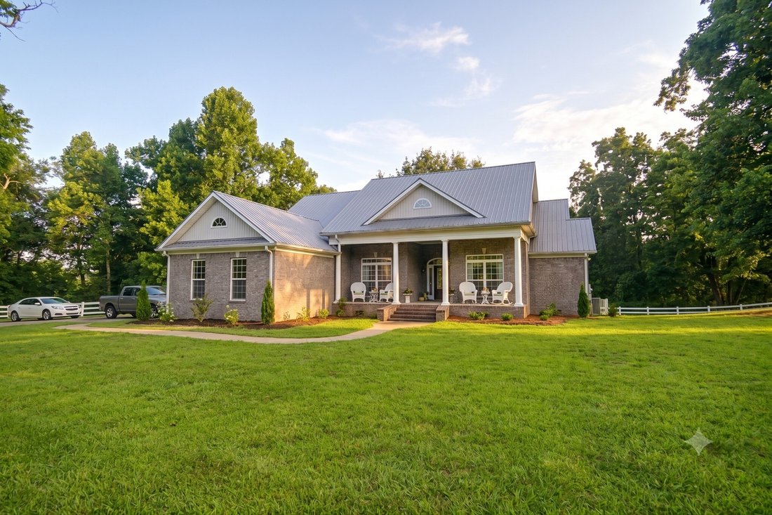 House in Petersburg, Tennessee, United States 1 - 17236415