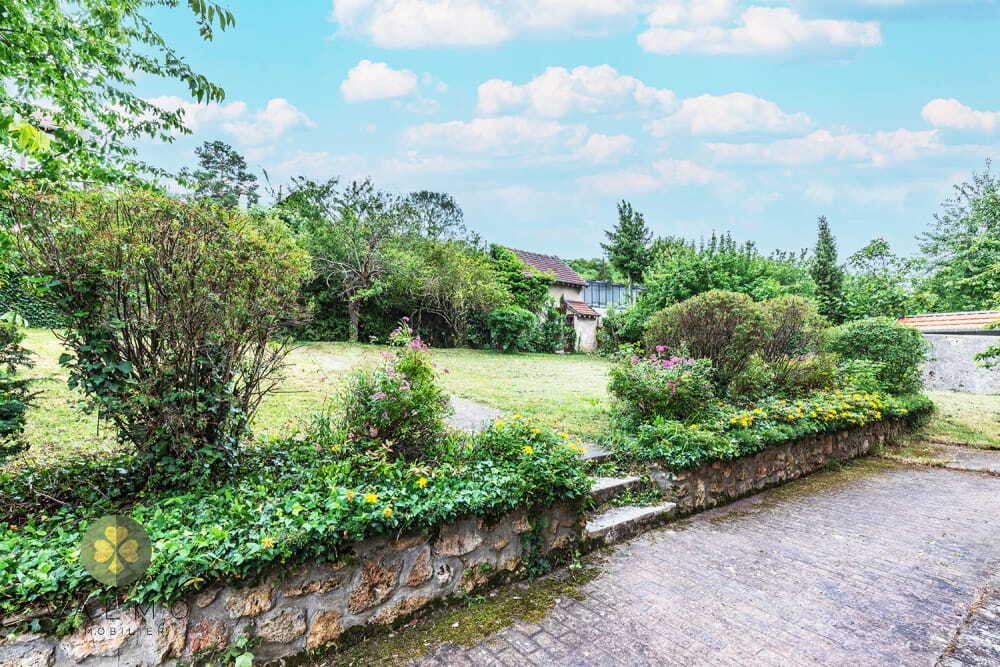 House in Thoiry, Ile-de-France, France 2 - 18110823