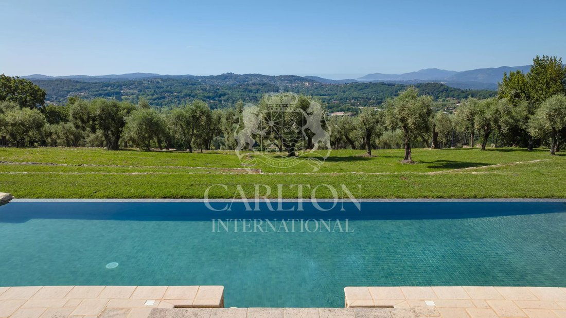 Estate in Châteauneuf-Grasse, Provence-Alpes-Côte d'Azur, France 2 - 17283499