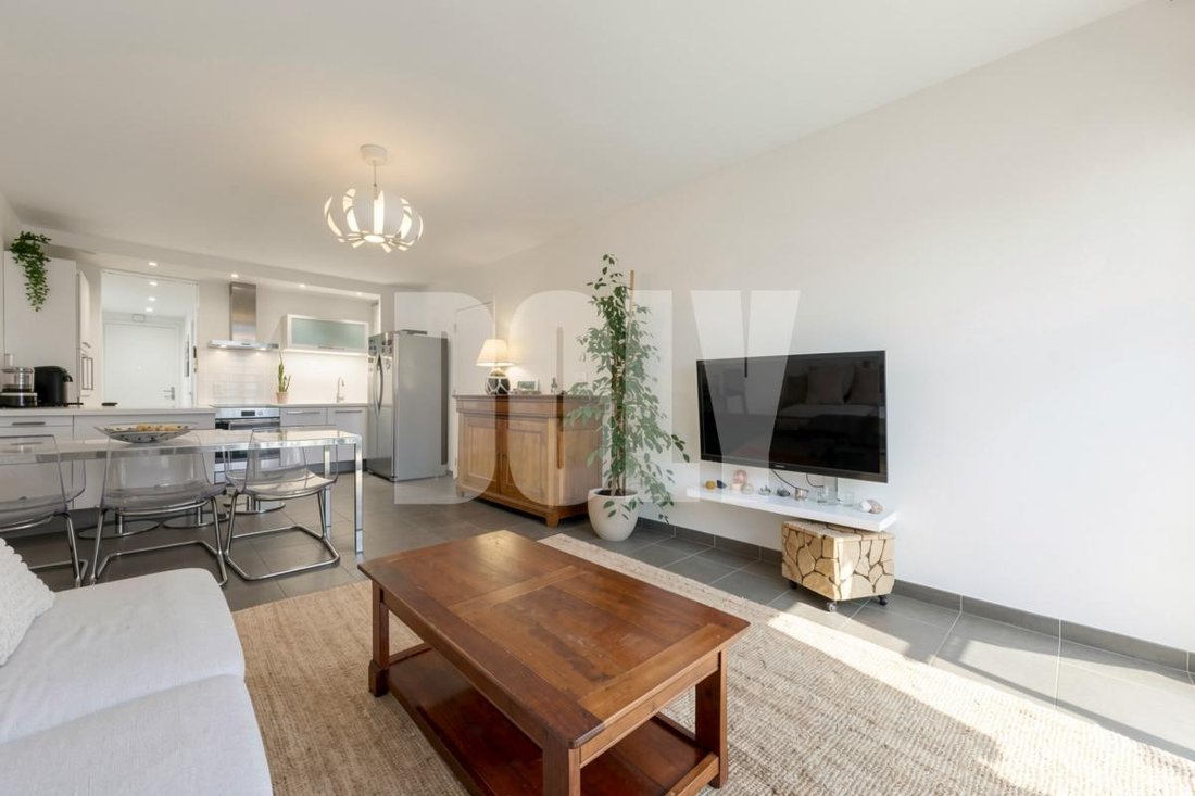 Apartment in Puteaux, Ile-de-France, France 3 - 18111422