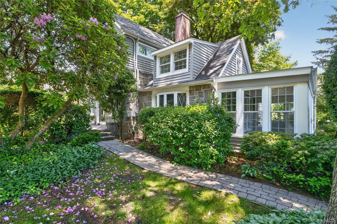 House in Huntington Station, New York, United States 5 - 18111596