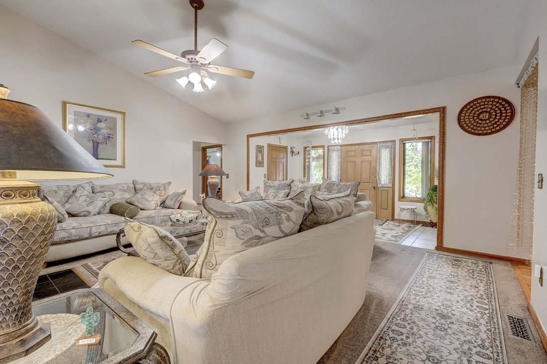 House in Watertown, Connecticut, United States 4 - 18111715