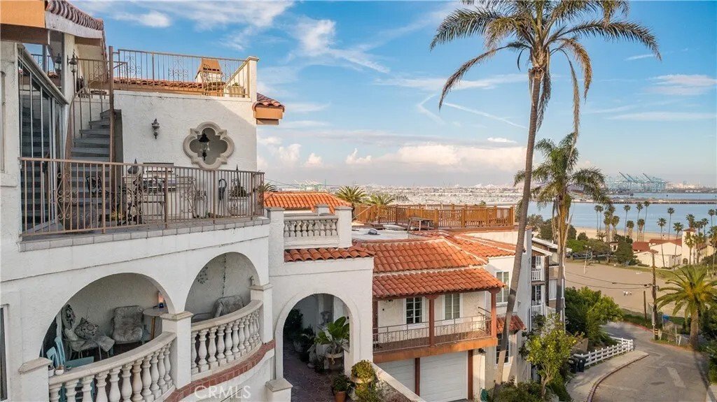 Los Angeles, California, United States 5 - 17347317
