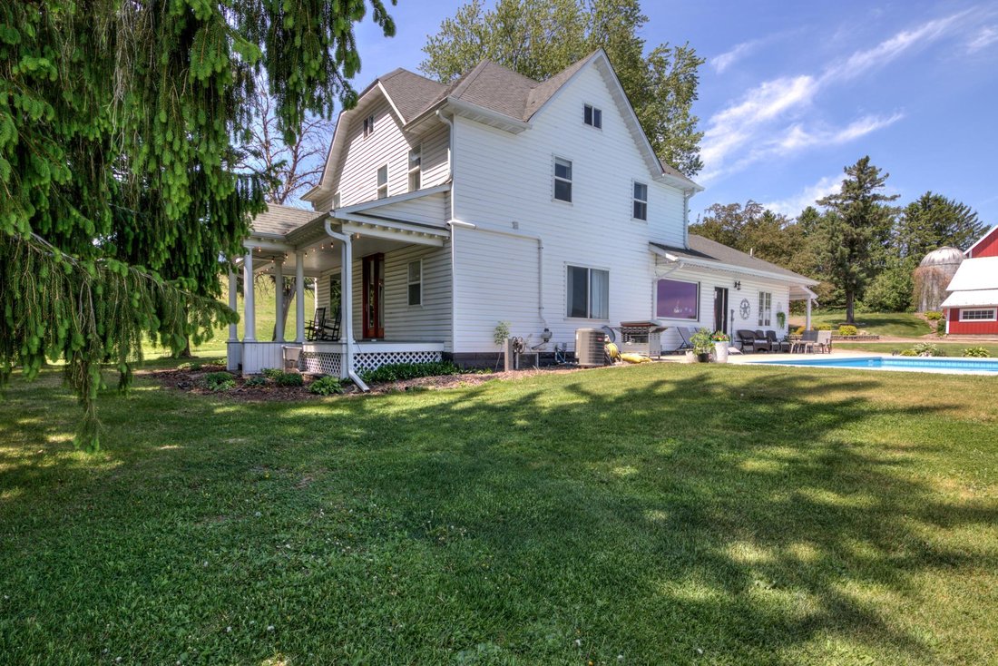 House in Augusta, Wisconsin, United States 2 - 18053146