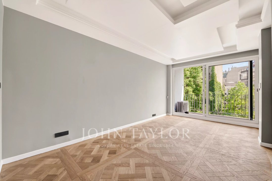Apartment in Triangle d'Or, Paris 8e Arrondissement, Paris 1 - 18111511