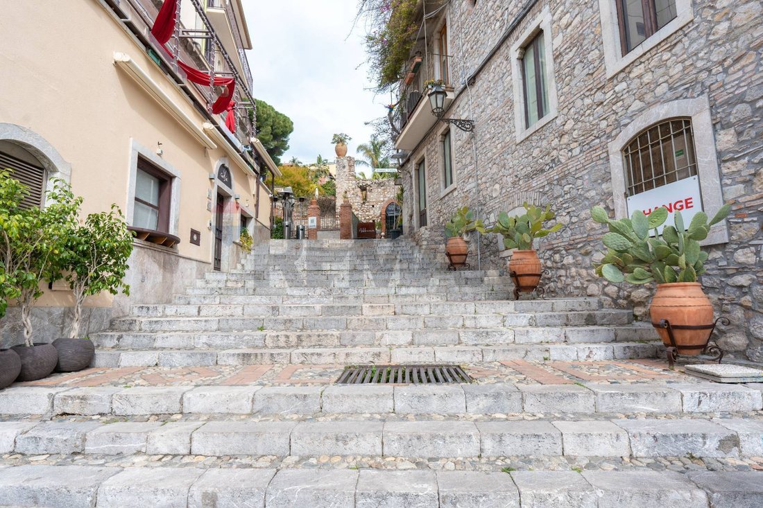 House in Taormina, Sicily, Italy 3 - 18115406