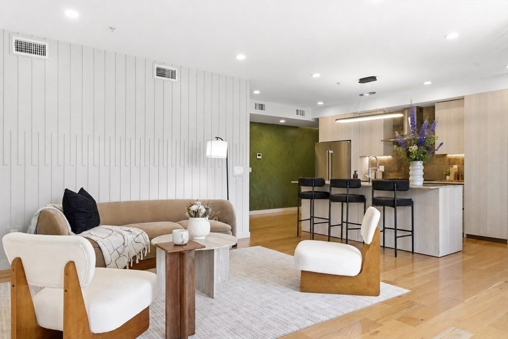 Condo in Boston, Massachusetts, United States 2 - 18111127