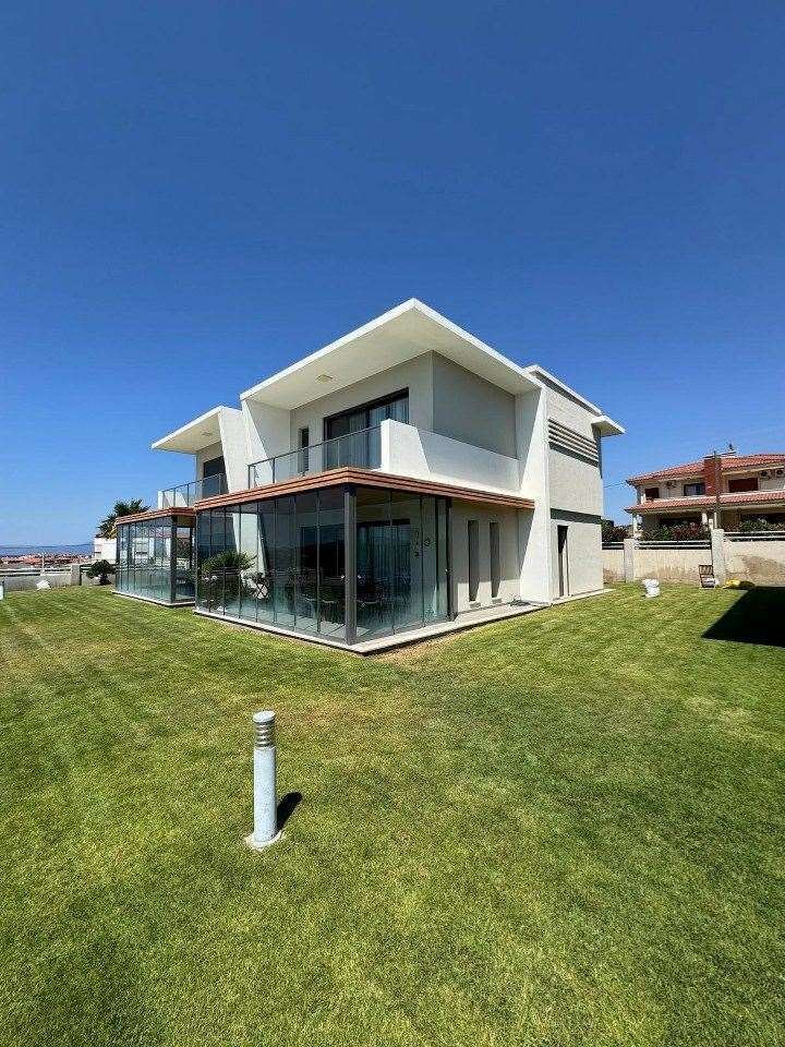İzmir, İzmir, Turkey 2 - 18110932