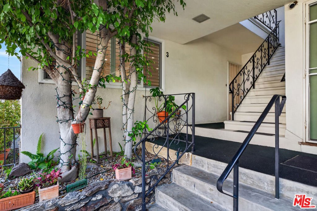 Condo in Los Angeles, California, United States 5 - 18112638