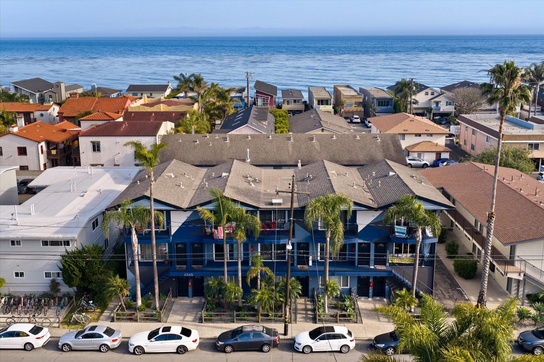 Goleta, California, United States 1 - 18112716