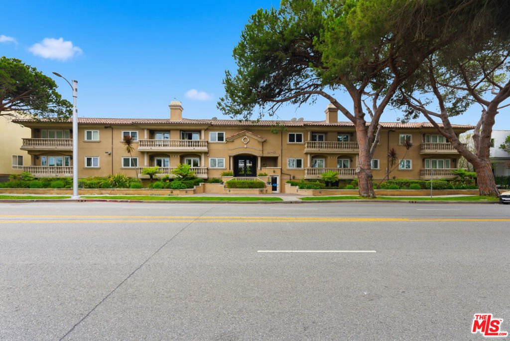 Condo in Los Angeles, California, United States 2 - 18112658