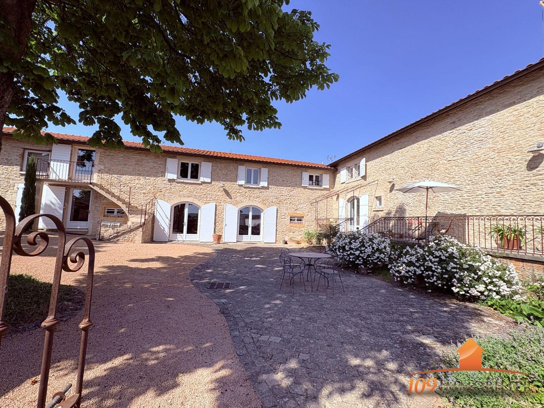 House in Arrondissement of Villefranche-sur-Saône, Auvergne-Rhône-Alpes, France 1 - 17456907