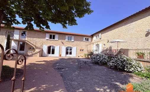 House in Arrondissement of Villefranche-sur-Saône, Auvergne-Rhône-Alpes, France 1