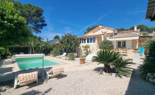 Villa in Le Dramont-Agay-Anthéor-Le Trayas, Saint-Raphaël, France 1