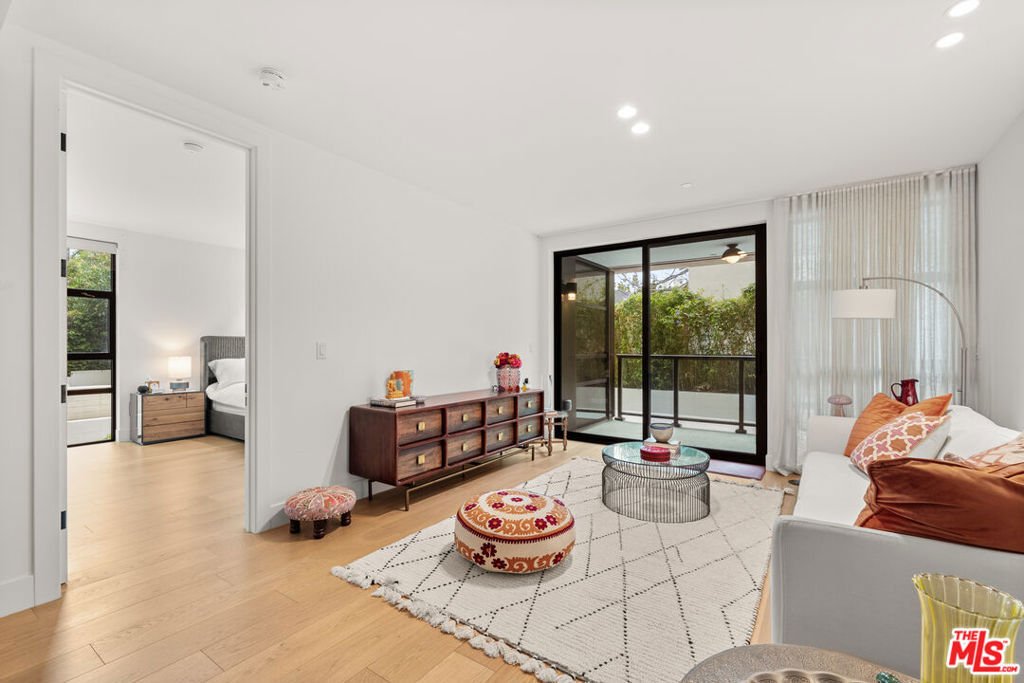 Condo in Los Angeles, California, United States 5 - 17925839