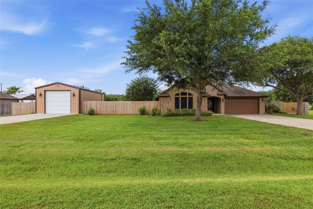 House in Dickinson, Texas, United States 3 - 18113654