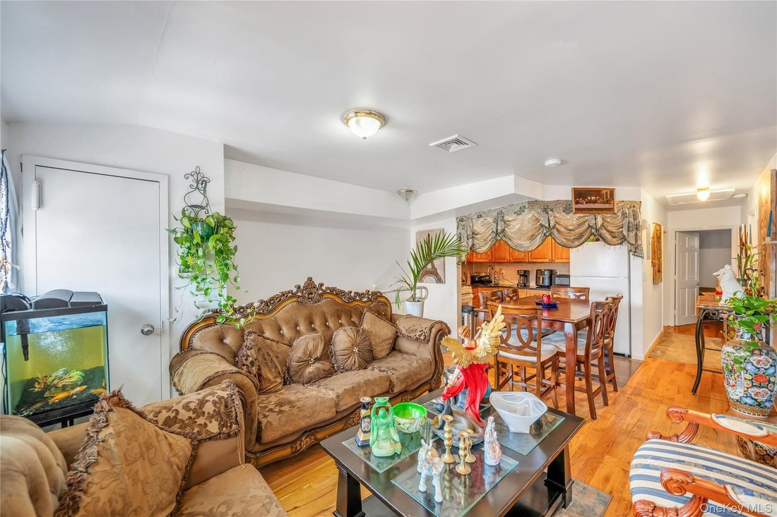 Apartment in Saint Albans, NY, United States 4 - 18113772