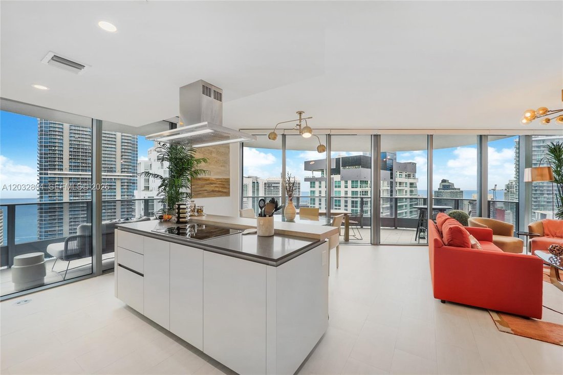 Condo in Miami, Florida, United States 5 - 18113097