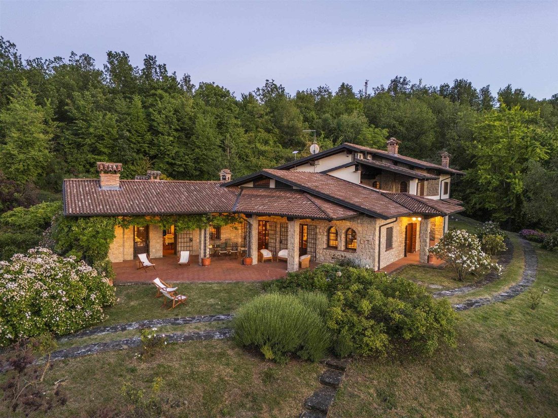 Villa in Nibbiano, Emilia-Romagna, Italy 1 - 17979895