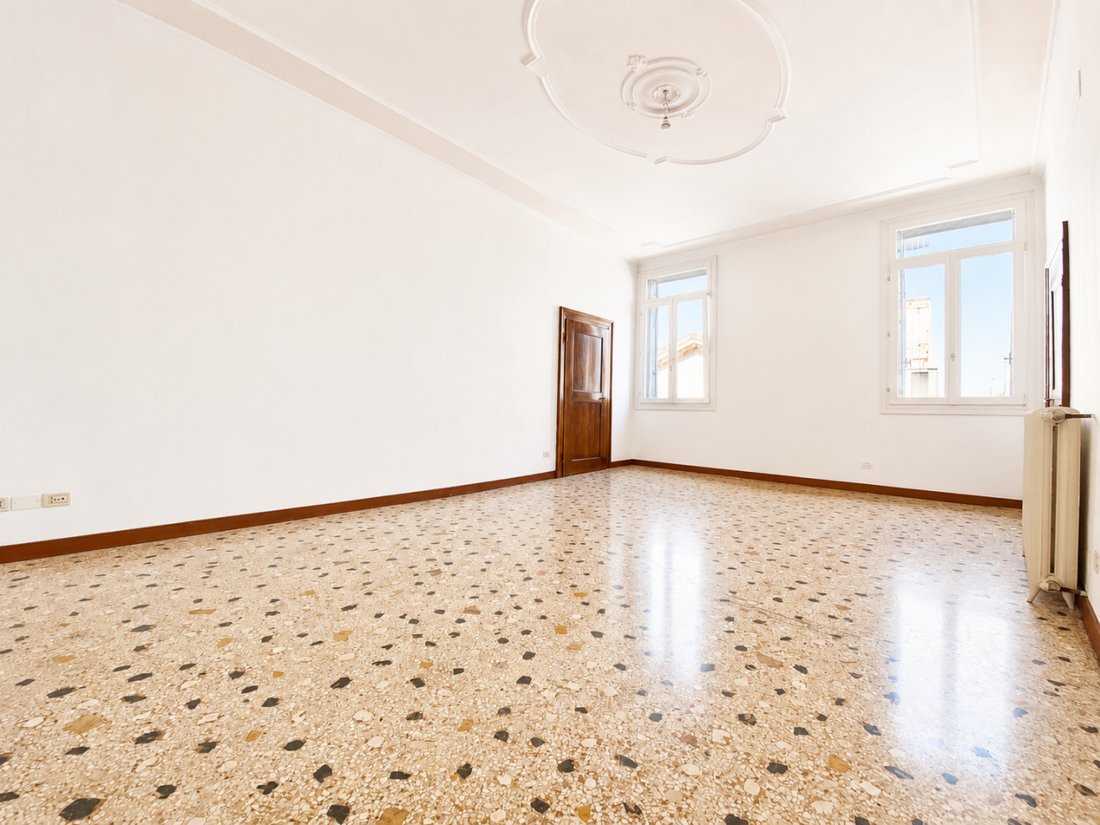 Apartment in Center, Vicenza, Veneto 3 - 18115056