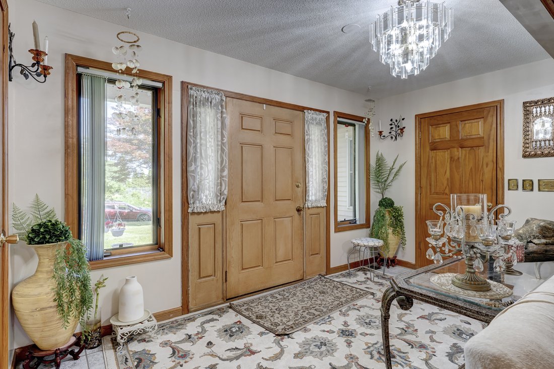 House in Watertown, Connecticut, United States 3 - 18111715