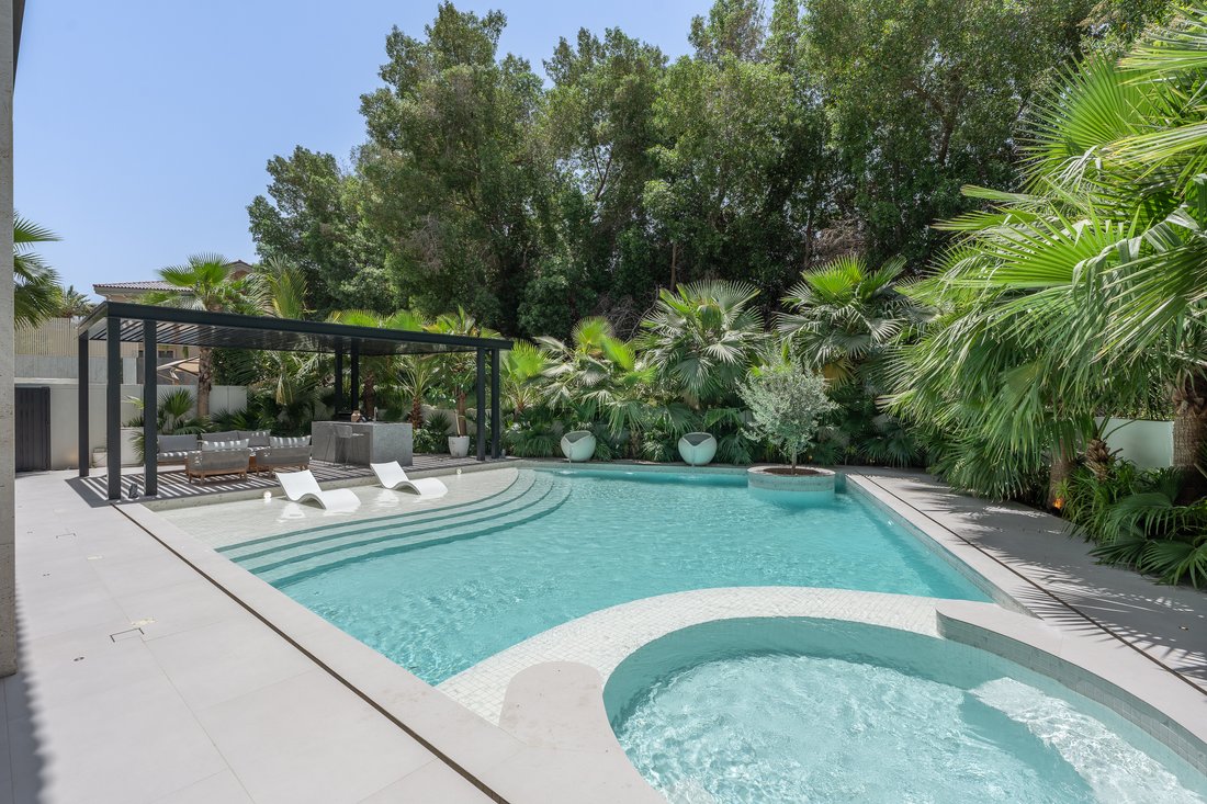 Villa in Jumeirah Golf Estates, Dubai, United Arab Emirates 2 - 18111347