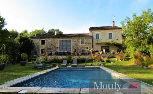 Estate in Cremps, Occitania, France 1
