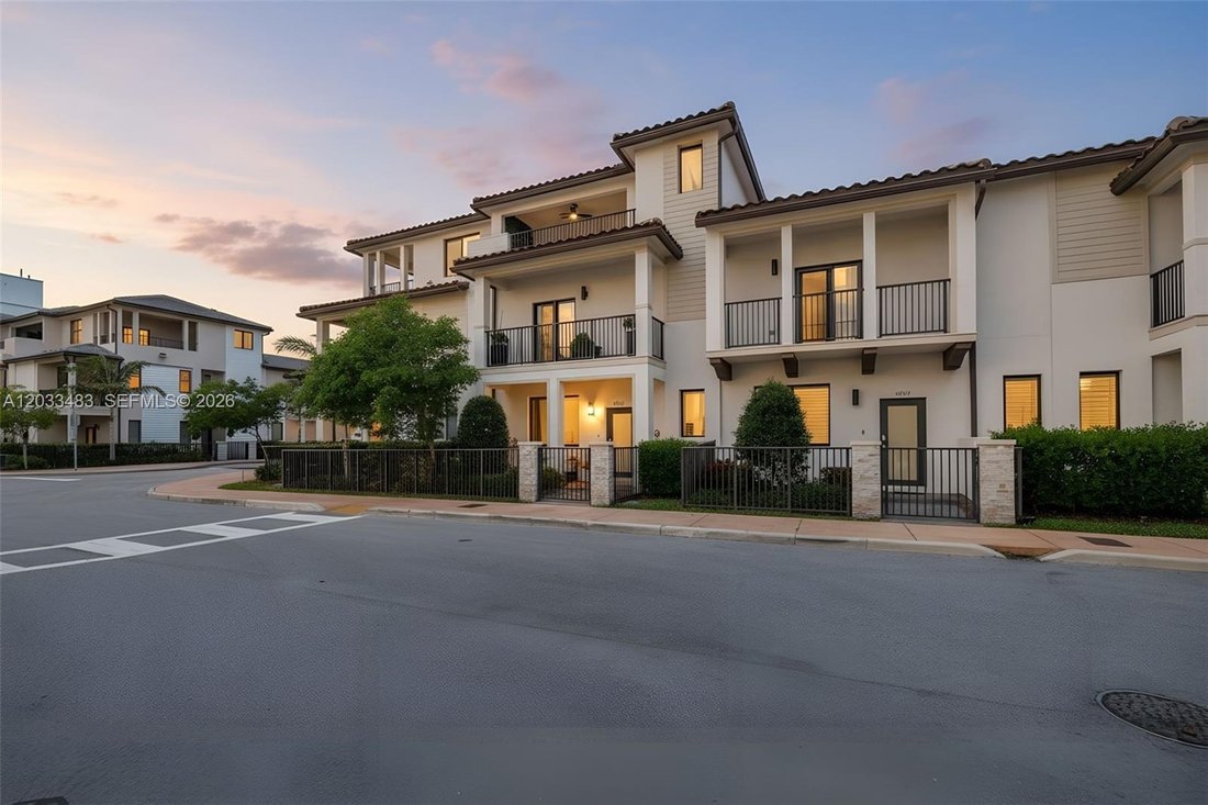 Townhouse in Miami Springs, Florida, United States 1 - 18113009
