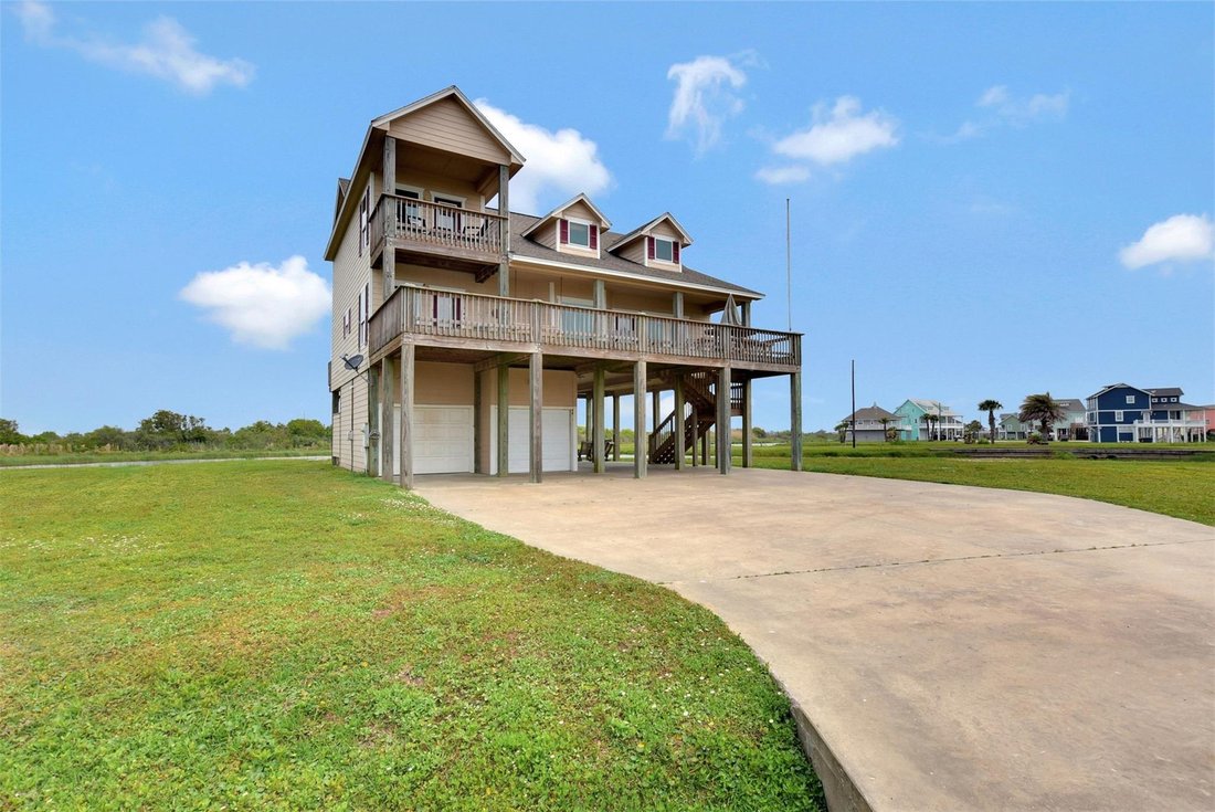 House in Bolivar Peninsula, Texas, United States 3 - 18113719