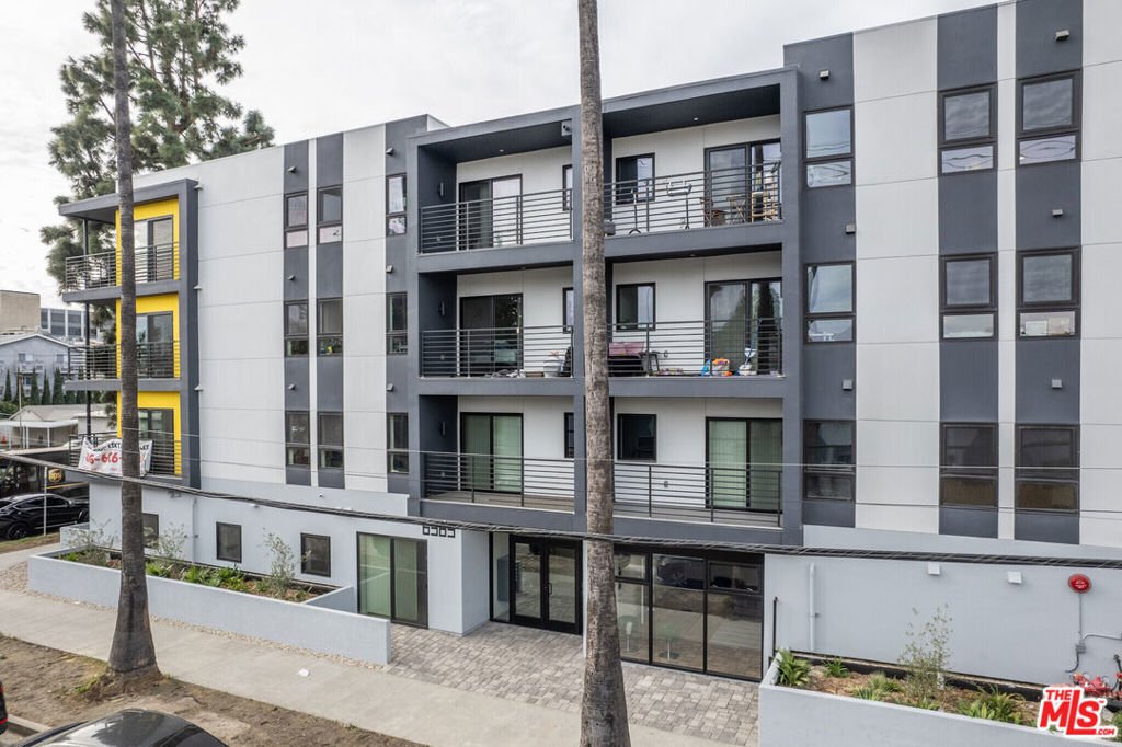 Los Angeles, California, United States 5 - 18112652