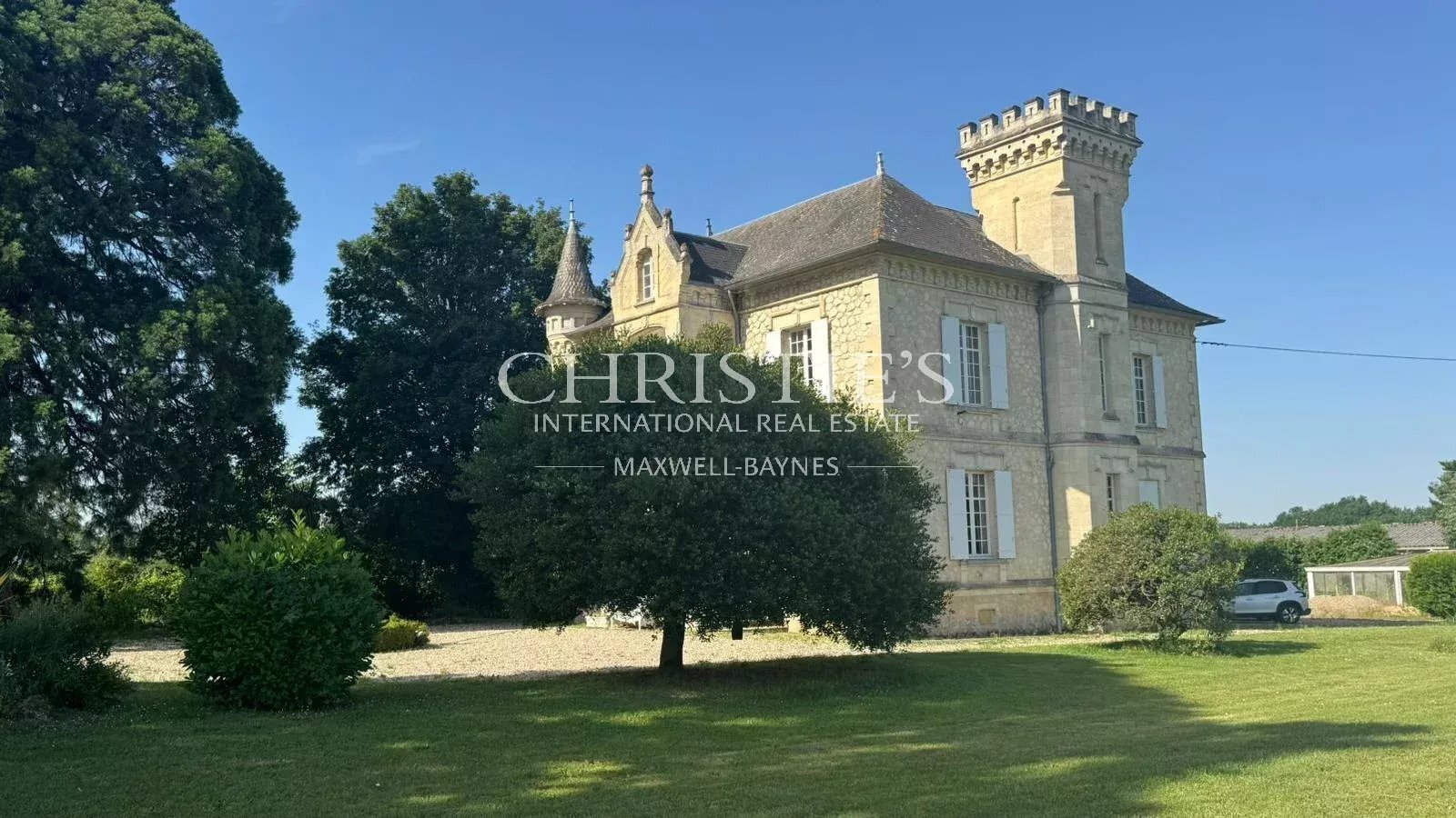 Saint Emilion Region A Charming Château With A Few Vines