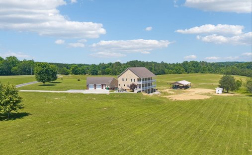 House in Etowah, Tennessee, United States 1