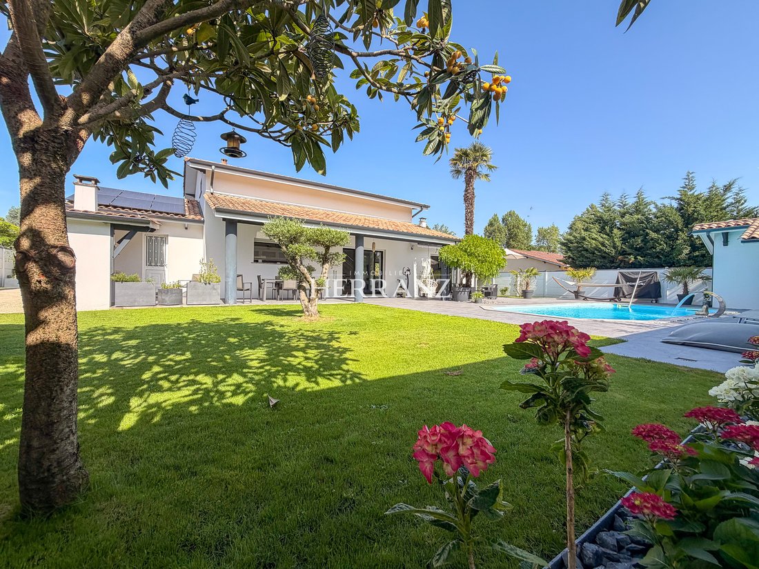 Maison à Villenave-d'Ornon, Nouvelle-Aquitaine, France 1 - 18114505