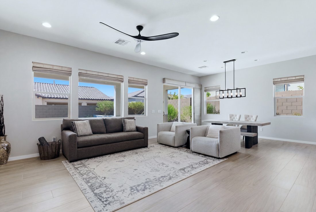 Phoenix, Arizona, United States 3 - 18109937