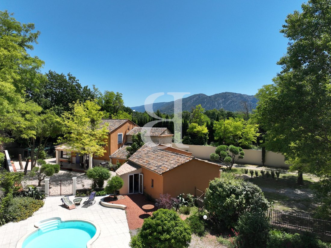 Country House in Robion, Provence-Alpes-Côte d'Azur, France 1 - 18003098